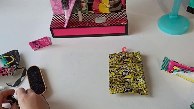 Распаковка и обзор куколки L.O.L.O.M.G Skatepark Q.T#lol #lolomg#lolsurprise#распаковка смотреть онлайн