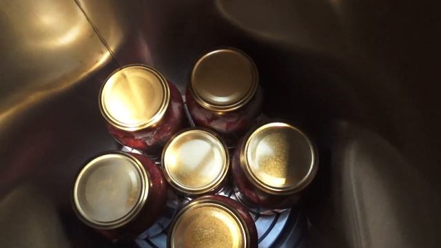 Запасаемся тушёнкой из телятины. смотреть онлайн