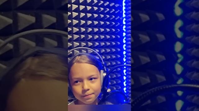С Матвеем, Улей и Платоном! Поддержите нас лайком) смотреть онлайн