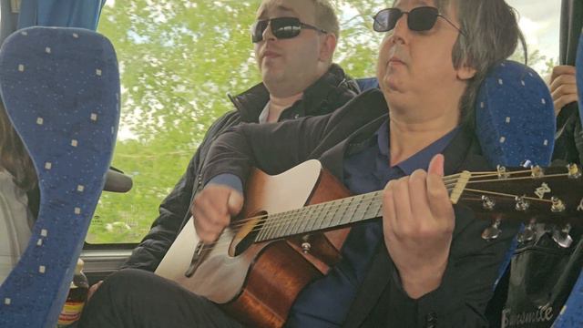 Юрий Антонов - "Если любишь ты". Кавер. Исполняет, Влад Леонтьев, гитара Вадим Хусаинов.