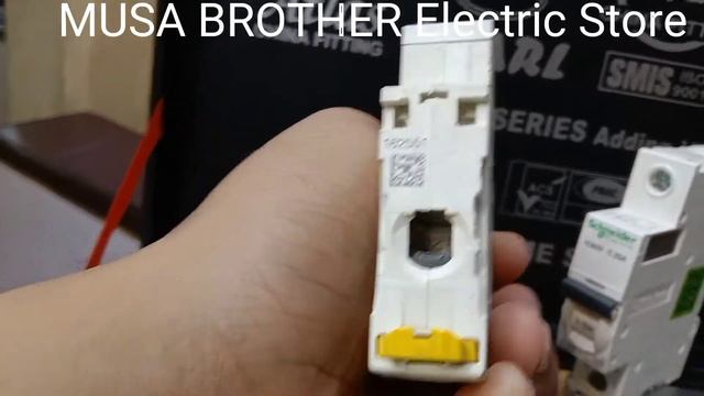 Schneider Circuit Breaker Orignal Vs Copy Breaker Complete Review смотреть онлайн