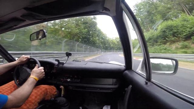 PORSCHE 911 1975 on Nurburgring 17.6.2023. 2nd round and Eidy's 110r overtook me :-) смотреть онлайн