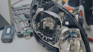 Установка линз в рефлекторные фары Toyota Corolla e150