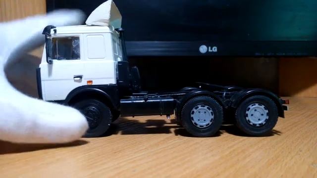 Итог сборки МАЗ-6422 (поздний) с п/п МАЗ-9506-20 1/43 (AVD Models)