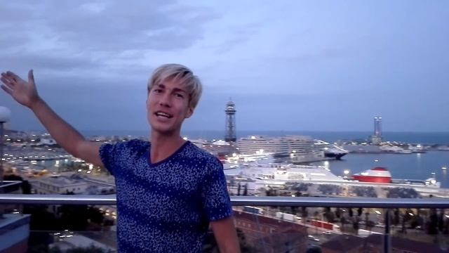 7. Панорама вечерней Барселоны с горы Монжуик смотреть онлайн