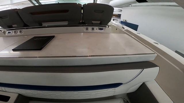 Walk through - Tiara 43 LS - We board an outboard-powered multi activity boat from Tiara смотреть онлайн