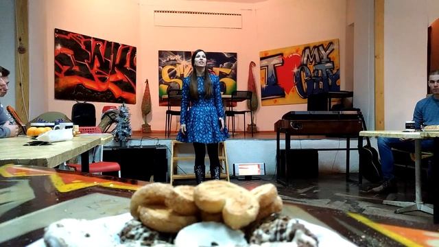 Здравые люди. Творческий вечер. Aнна Aхматова - Высокие своды костела смотреть онлайн