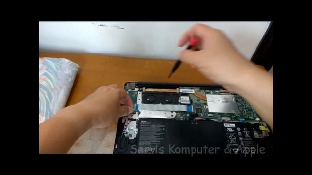 Acer Swift 3 SF314-51 Tutorial Bongkar Pasang (Disassembly) SSD Bagi Pemula смотреть онлайн