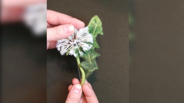 Dandelion. Brooch wool. Dry felting on frame. Одуванчик. Брошь из шерсти. Сухое валяние на каркасе. смотреть онлайн