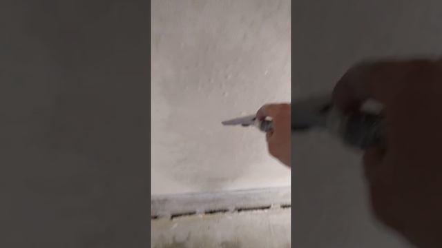 Как быстро и эффективно снять побелку с потолка. смотреть онлайн
