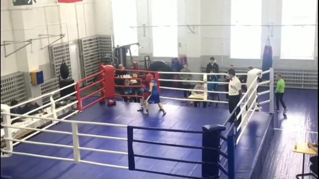 Бой Таштагол, Уваров владимир (синий) vs Кан Вадим (красный). смотреть онлайн
