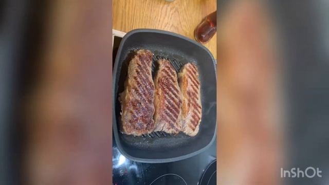 Стейк говяжий Black Angus Стриплойн