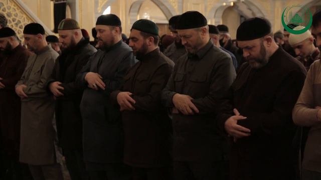 ТАХАДЖУД В МЕЧЕТИ СЕРДЦЕ ЧЕЧНИ смотреть онлайн