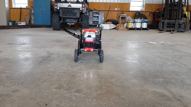 FARM SHOW - Remote Controlled Sprayer Really Works! Apache Model AS710 смотреть онлайн