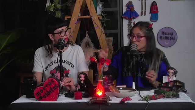 Fogata de historias 21: El fantasma de su mamá les cuidaba de niños смотреть онлайн