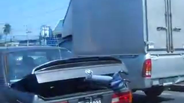 Прогулка на такси по магазинам Патайи. Тайланд. смотреть онлайн