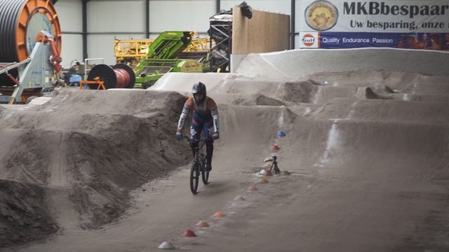 BMX RACE Or DIRT BIKE? - Justin Kimmann At The Indoor