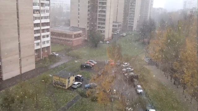 Первые белые мухи новой зимы... смотреть онлайн