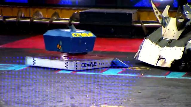 DESTROYING BLADE | ICEWAVE Vs. CHOMP | Season 1 | BattleBots