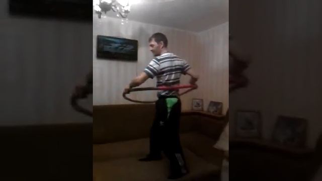 Учитесь как нужно крутить обруч смотреть онлайн