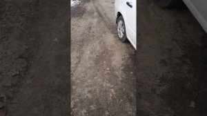 Где находится штекер антенны на новой гранте???