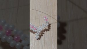 Тутор на колечко с ушками зайчика из бисера