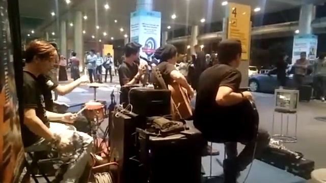 Busker Airport Kota Kinabalu смотреть онлайн