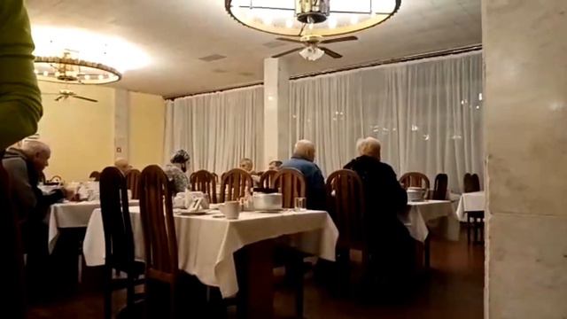 Звезда Общепита помогает получить добавку и вредная Оксана хочет чтобы уволили её за свои проказы смотреть онлайн