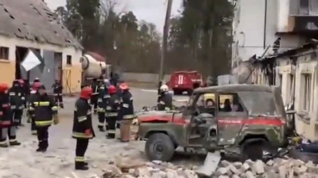 Разрушенная пожарная часть в Пуще-Водице под Киевом. смотреть онлайн