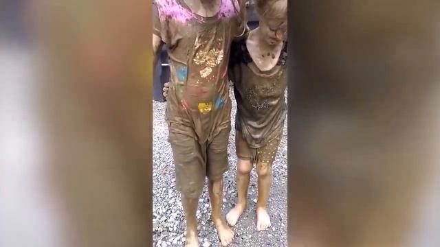 FUNNY VINE  Забавные дети создают проблемы застревая в грязи  Funny Kids Videos