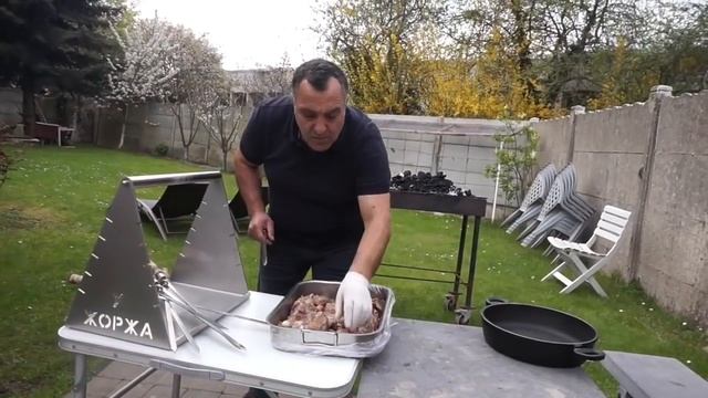 Кролик, приготовленный на мангале, с овощным гарниром. Рецепт от Жоржа смотреть онлайн