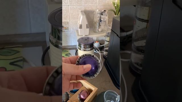 CI FACCIAMO UN #CAFFÈ INSIEME ☕️ NUOVA #NESPRESSO VERTUO смотреть онлайн