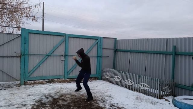 БОКСЁРСКАЯ ТРЕНИРОВКА В ХОЛОД смотреть онлайн