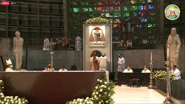 Santa Missa na Catedral Metropolitana com Seminário São José смотреть онлайн