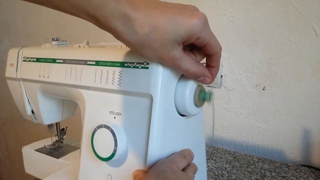 Как намотать нитку на шпульку, когда намотка швейной машинки не работает? смотреть онлайн