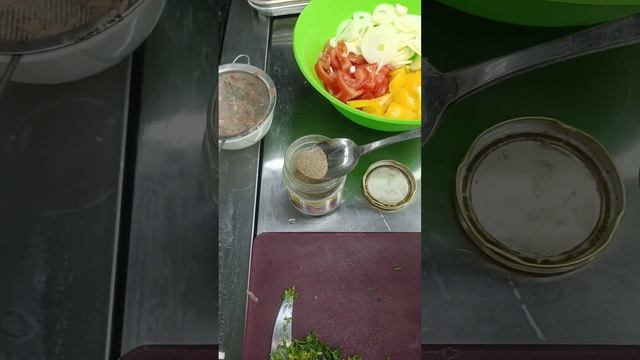 Тәжіктерше сорпа. (шурпо по-Таджикский).қою, дәмді сорпа