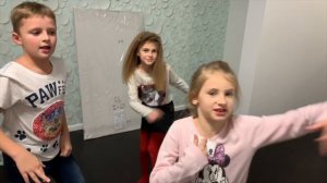 ОБИДЕЛИ МИСС НИКОЛЬ | ВОРВАЛИСЬ к НЕЙ в новую КВАРТИРУ || приглашаю на ДЕНЬ РОЖДЕНИЯ