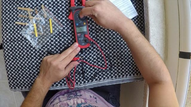 UNI-T UT203 AC DC Clamp Multimeter | Unboxing & Review смотреть онлайн