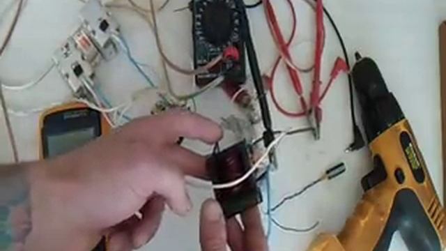 Аккумуляторный шуруповерт от сети 220В, на базе балласта от энергосберегающей лампы. Продолжение. смотреть онлайн