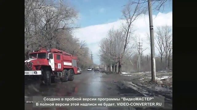 14.04.2015 В Сызрани пожарная машина при выезде на вызов протаранила в бок пассажирскую Газель смотреть онлайн