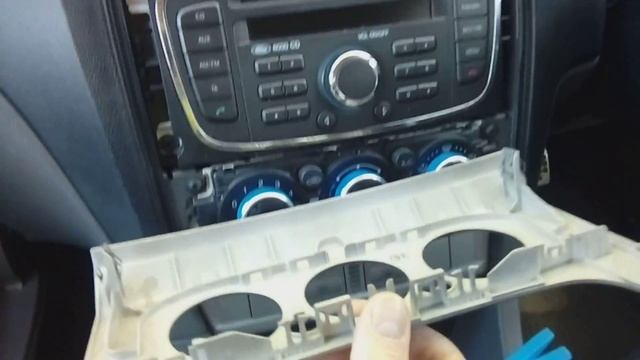 Ford Focus 2004 - 2011 quick radio removal guide + part numbers needed. смотреть онлайн