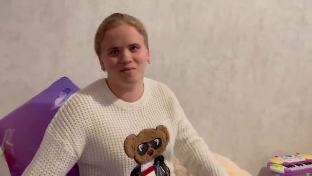 Бегаю по делам. Проспали весь день. Второй ребёнок. Приехала Дарина.