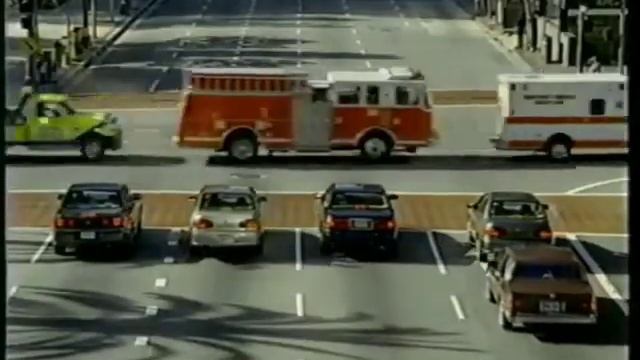 2004 Saturn VUE Convoy Commercial смотреть онлайн