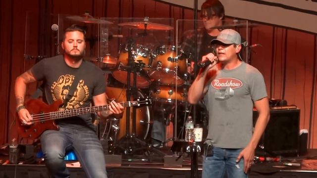 3 Doors Down - Let me go - live acoustic @ Westbury, NY смотреть онлайн