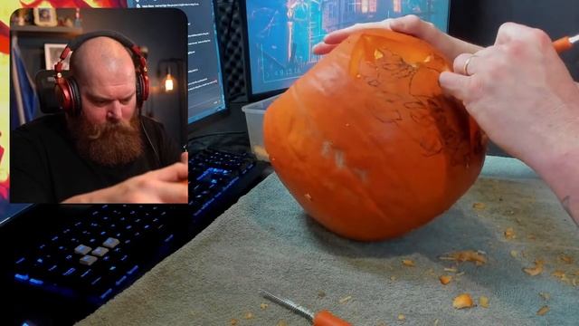 Australian Carves Pumpkin LIVE (3rd Annual Halloween Special) смотреть онлайн