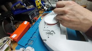 Ремонт робота-пылесоса XIAOMI MI ROBOT VACUUM (SDJQR01RR) WHITE. Ошибка 18. Проблема с помпой