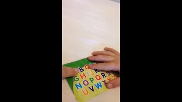 #127 Малыш разговаривает с сестричкой в животике, она пинает ножкой. Французские будни семьи Френо. смотреть онлайн