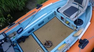 Рыболовная лодка Ерш с баллонами непотопляемости.