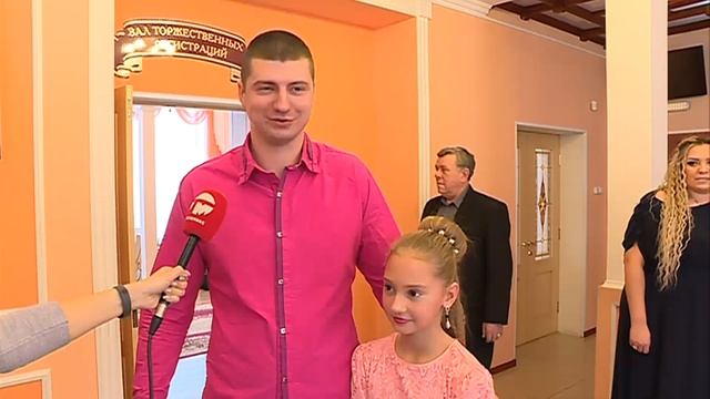 Пара из Уссурийска торжественно отметила 25 лет совместной жизни смотреть онлайн