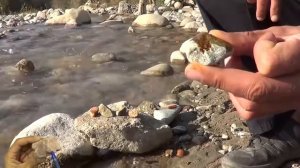 Зелёный цвет камня признак драгоценных металлов